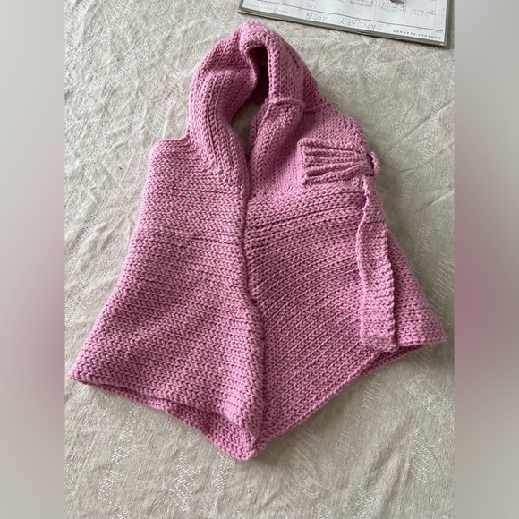 Pink Knitted Sleeveless Top/Vest with Bow - Picture 4 of 7